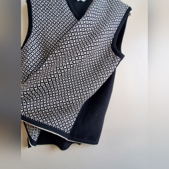 Gran Sasso Trendy pattern 100% Virgin Wool Vest - Picture 4 of 7
